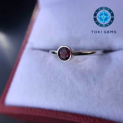 NHẪN BẠC ĐÁ GARNET ĐỎ 4M